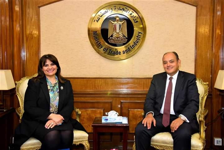    م. سمير: يستقبل وزيرة  الهجرة لبحث إنشاء شركة مساهمة للمصريين بالخارج