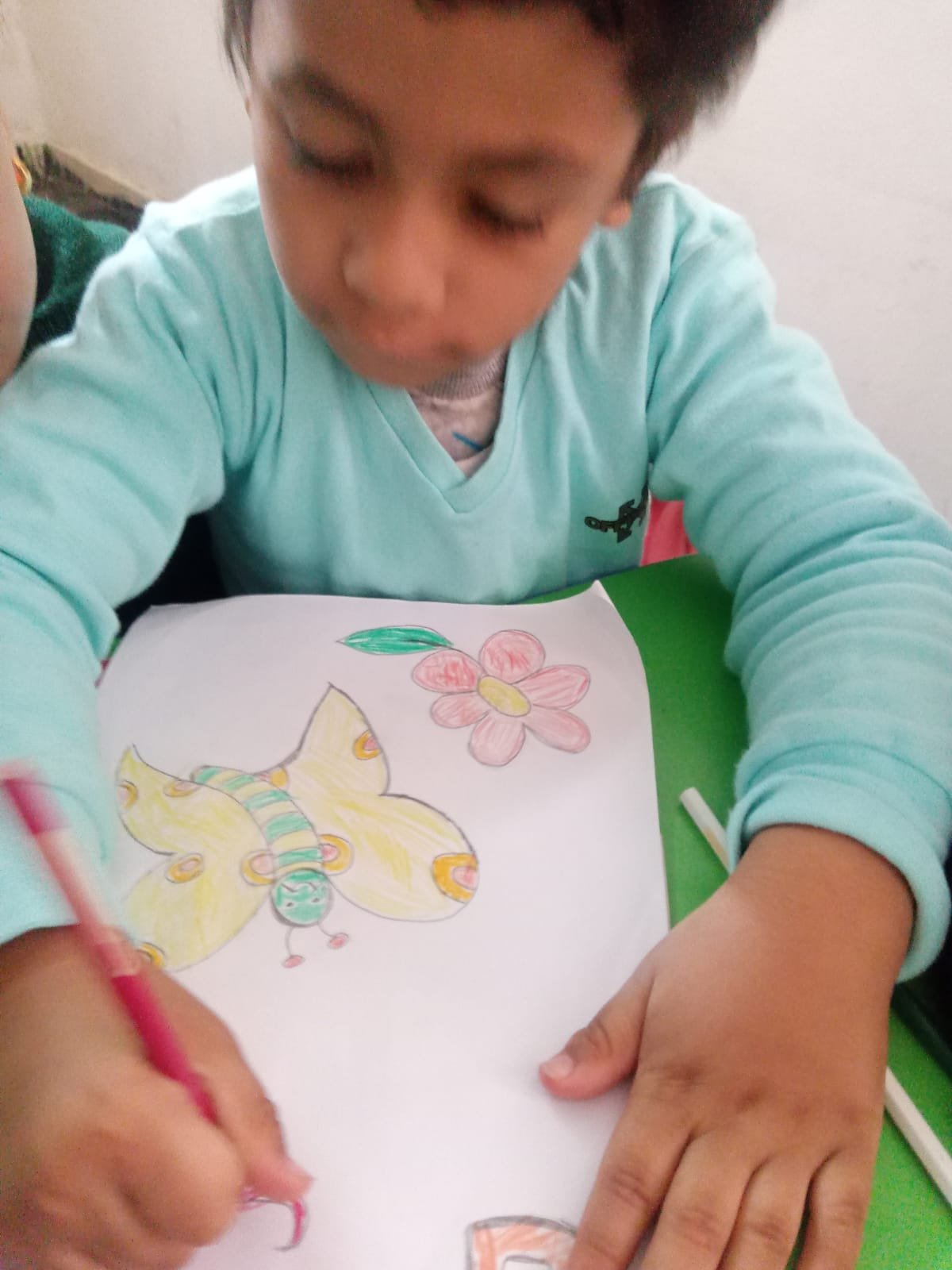 سهيل السيد عزت ينافس بشراسة في المسابقة الكبرى للأطفال الموهوبين رقم "15"
