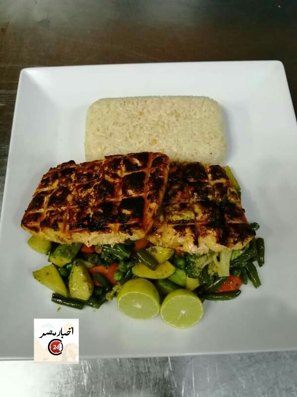 سمك السالمون بالمسترده وعصير الليمون 