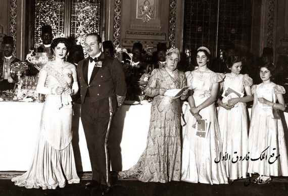 مقابر اخر ملوك مصر بمسجد الرفاعي